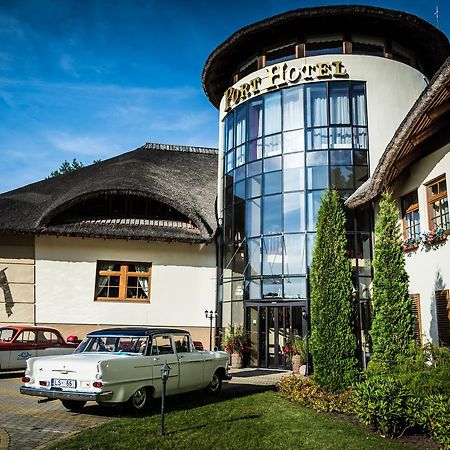 Port Hotel Ādaži Exteriör bild